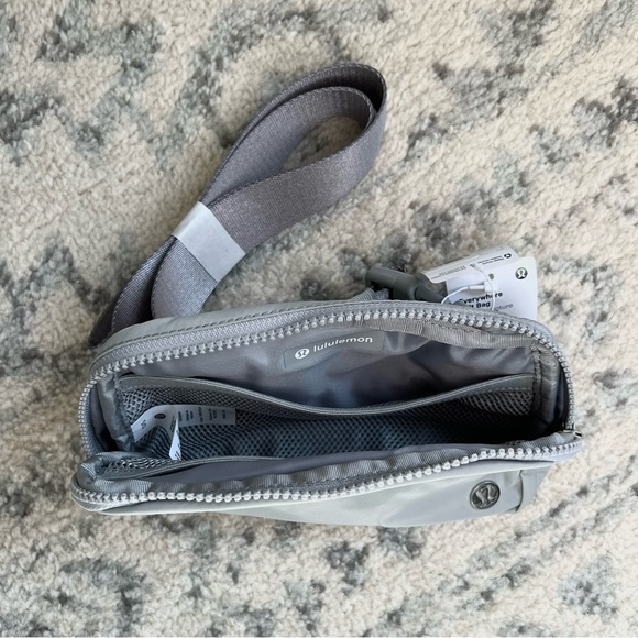 Lululemon | Everywhere Belt Bag, Silver Drop - Picture 4 of 4